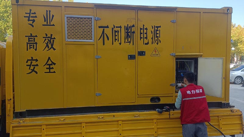 陈仓柴油发电机组和UPS电源配合使用时，如何避免切换过程中的电力中断？