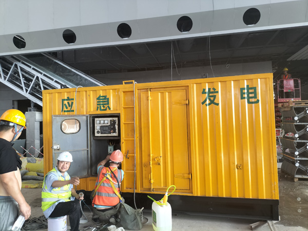 陈仓怎样判断空气滤清器是否需要更换？